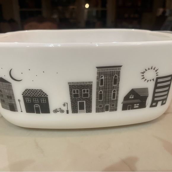 Modglass Now Designs Retro Square Baking Dish, Hometown City Scape 8” - Picture 3 of 7